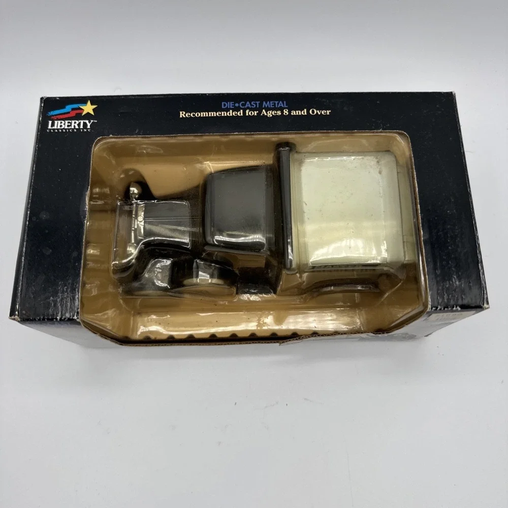 Liberty Classic Master Mechanic Ford Model A Pickup Coin Bank 1:25 #1203 New